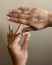 Afbeelding in Gallery-weergave laden, Gardenia moroccan inspired tattoos